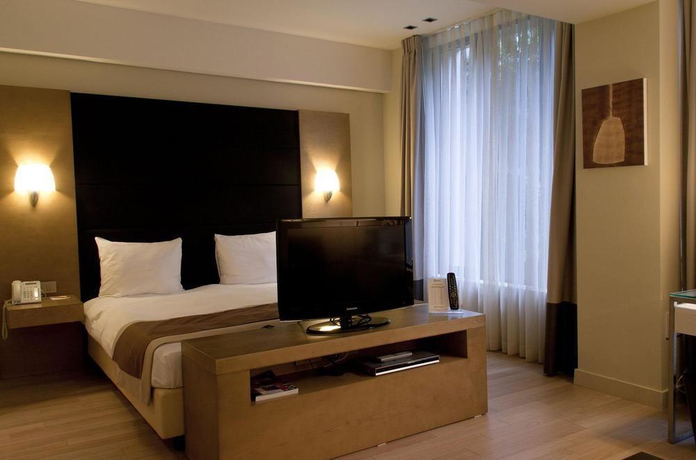 B-aparthotel Grand Place 4*