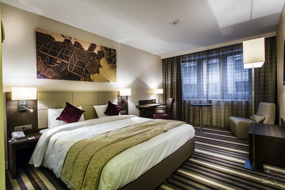 Mercure Centre Midi Hotel