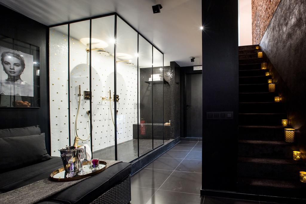 Appartement Avec Jacuzzi Sauna Privatif *