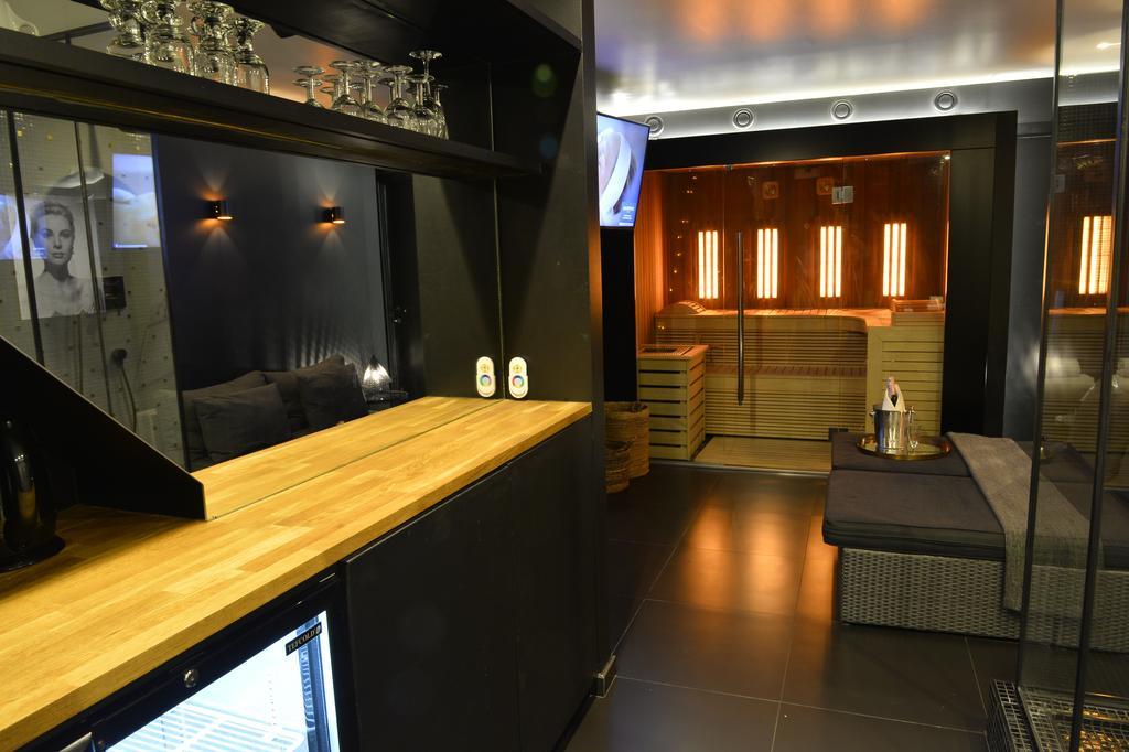 Avec Jacuzzi Sauna Privatif * Brussel