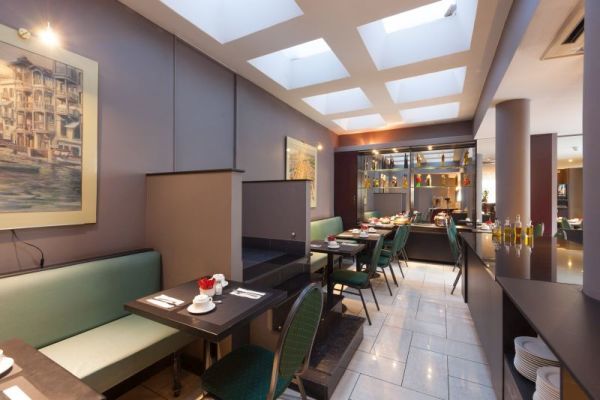 Royale Hotel