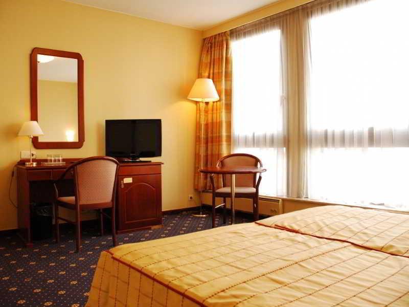 9hotel Chelton 3* Brüssel