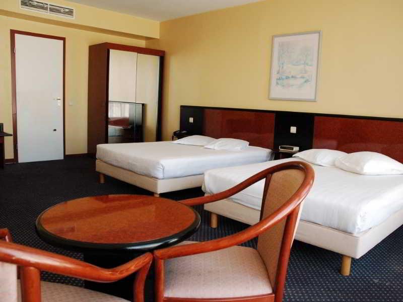 9hotel Chelton Hotel 3*