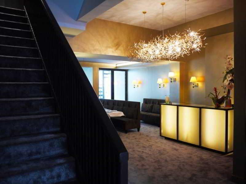 The Neufchatel 3*