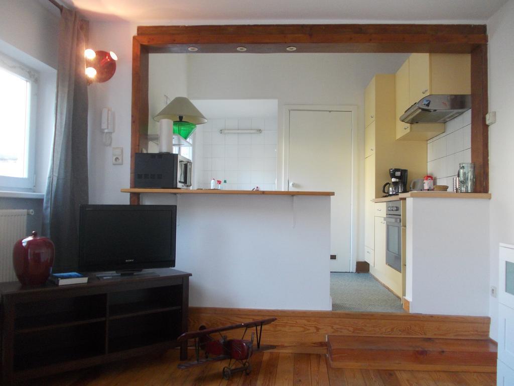 Trone Apartment
