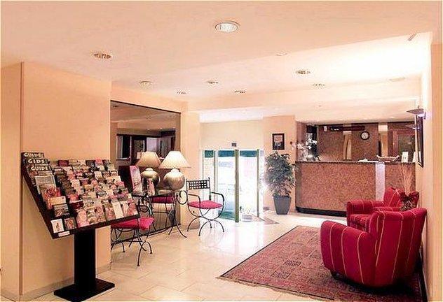 9hotel Chelton Hotel