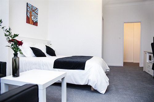 Hotel Satellite 2*
