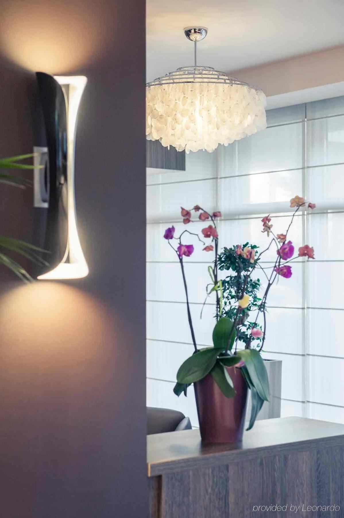Hotel Mercure Centre Midi 4*