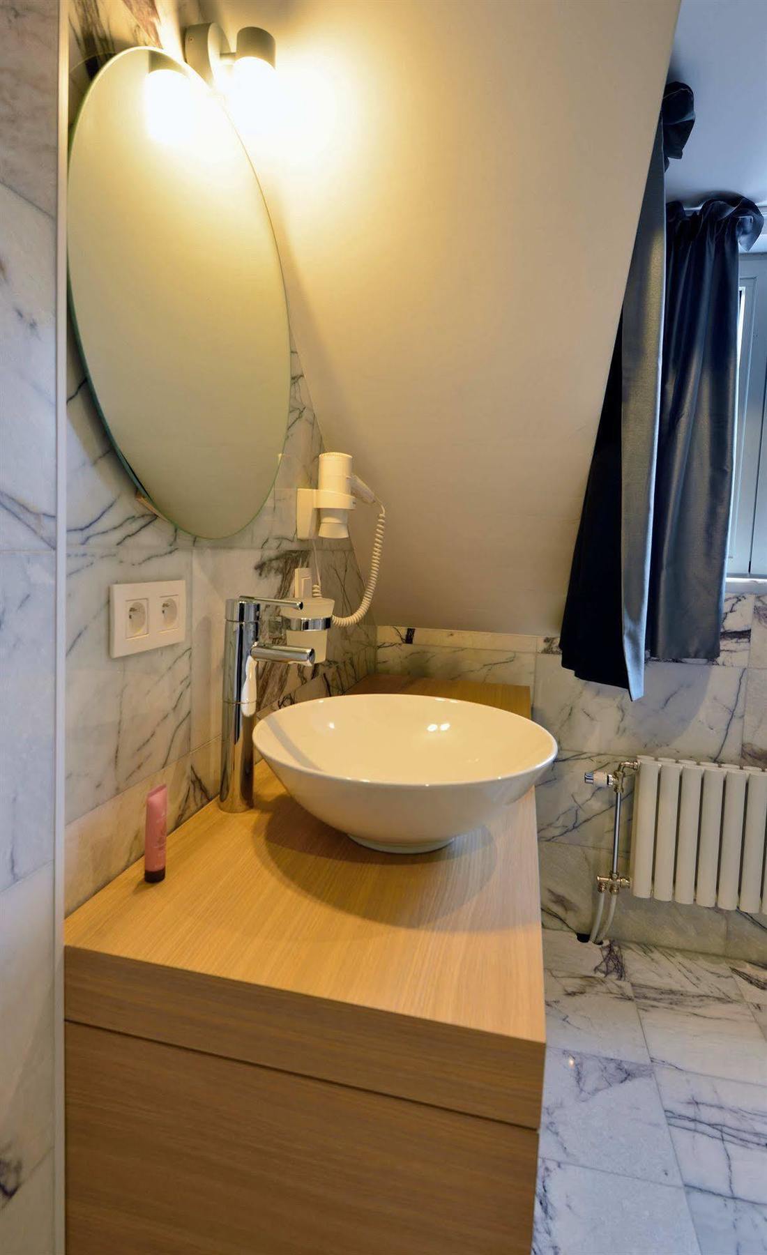 Retro 3* Bruxelles