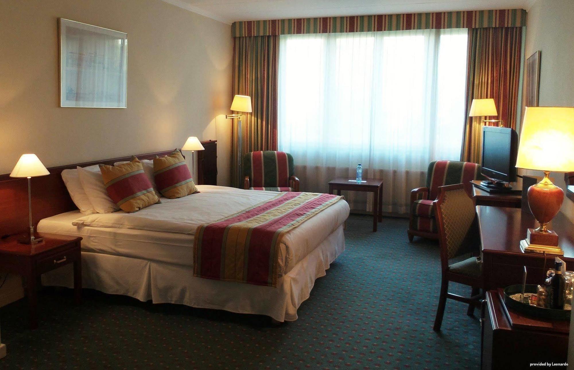 Western Park 4*