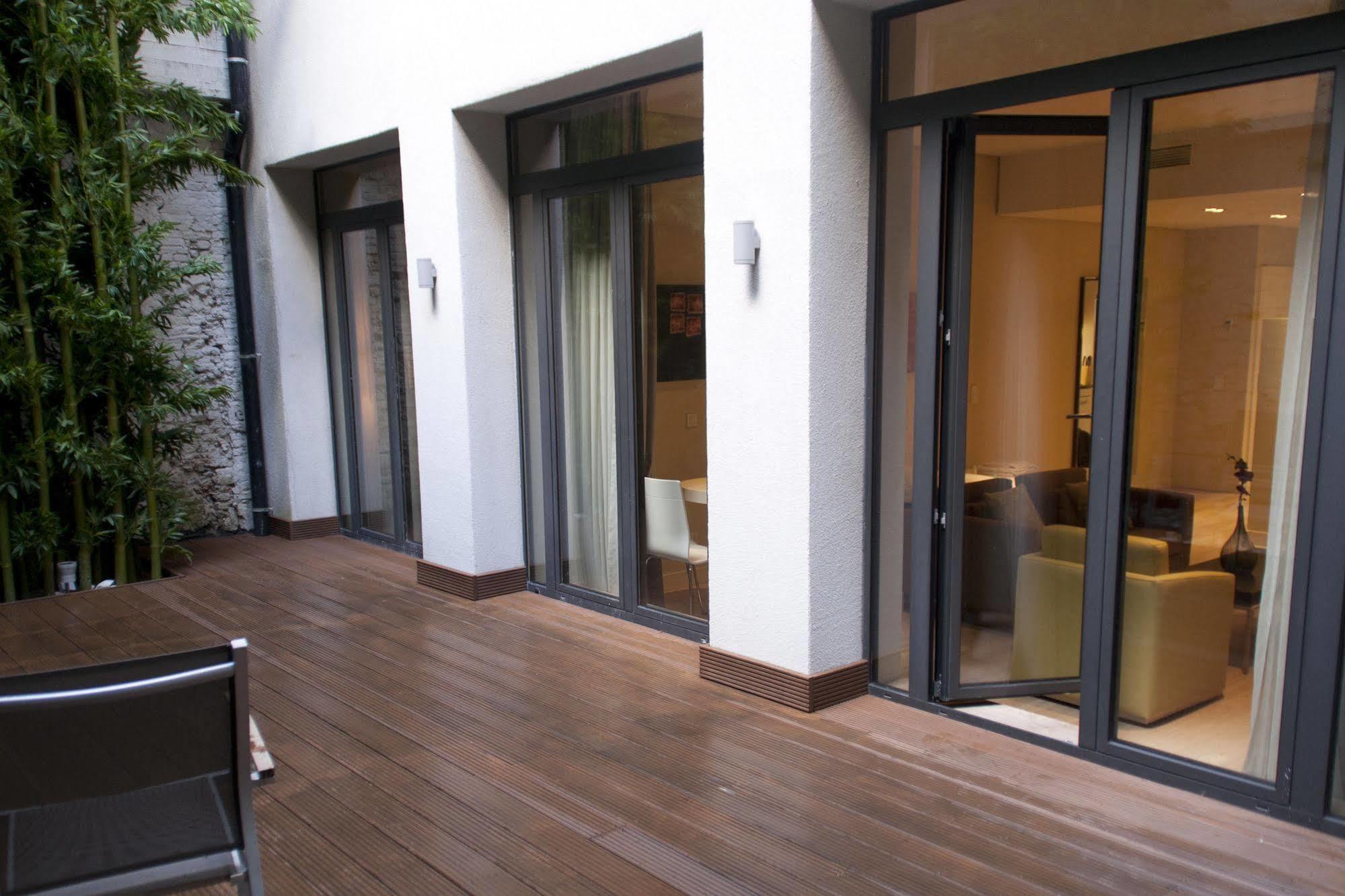 B-aparthotel Grand Place 4*