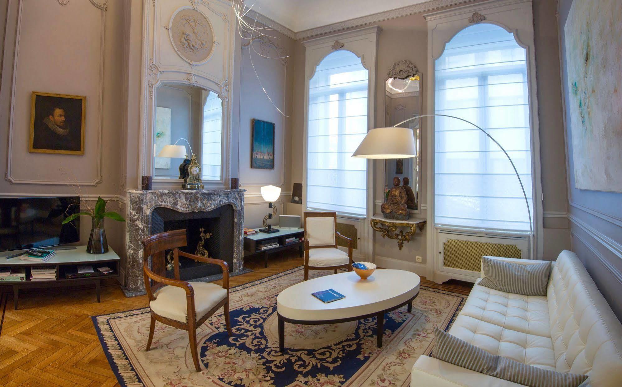 Louise Sur Cour Bed & Breakfast Bruxelles