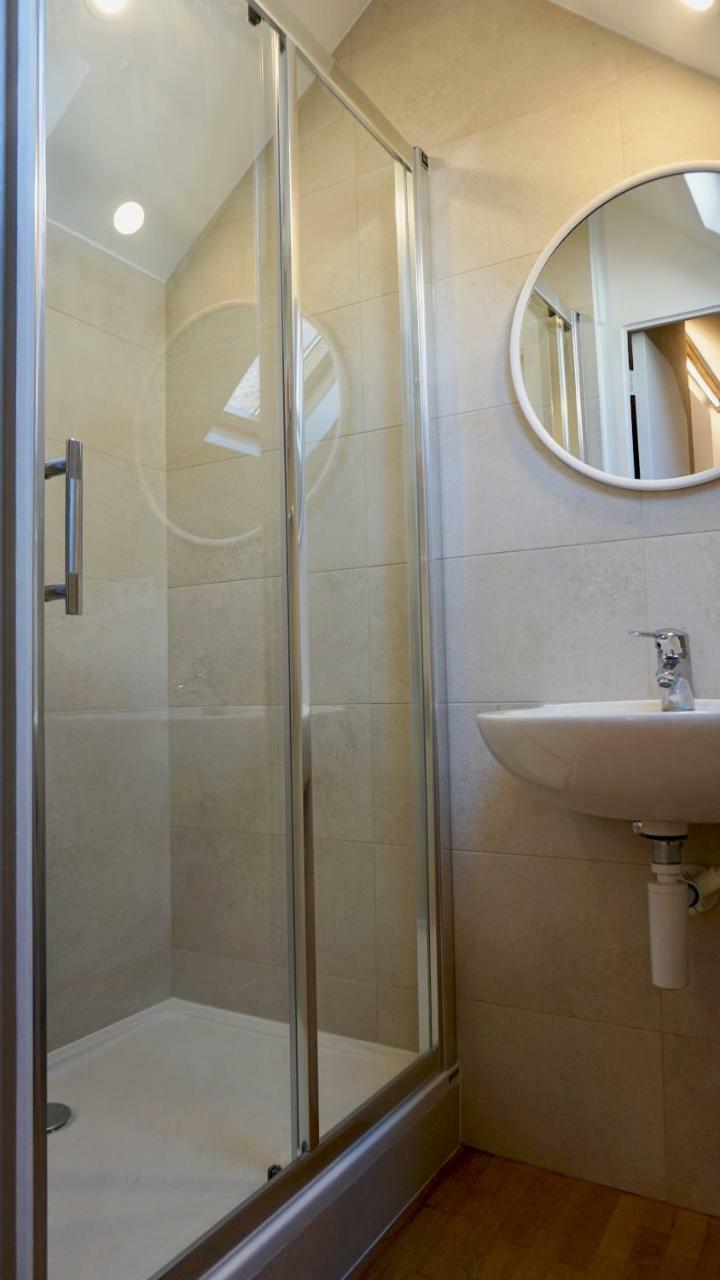 Apartment Unit 8 - Charming Loft Apt. Near Avenue Louise Free Parking