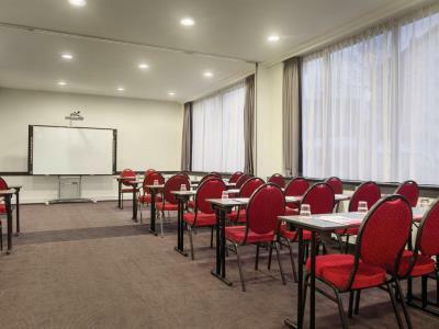 Hotel East Woluwe 4*
