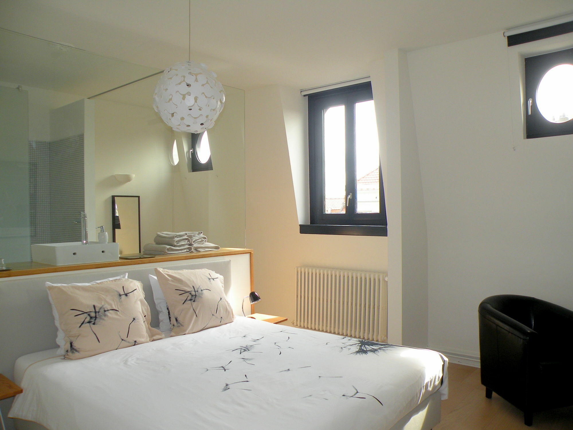 Living In Brûsel, Urban 5*