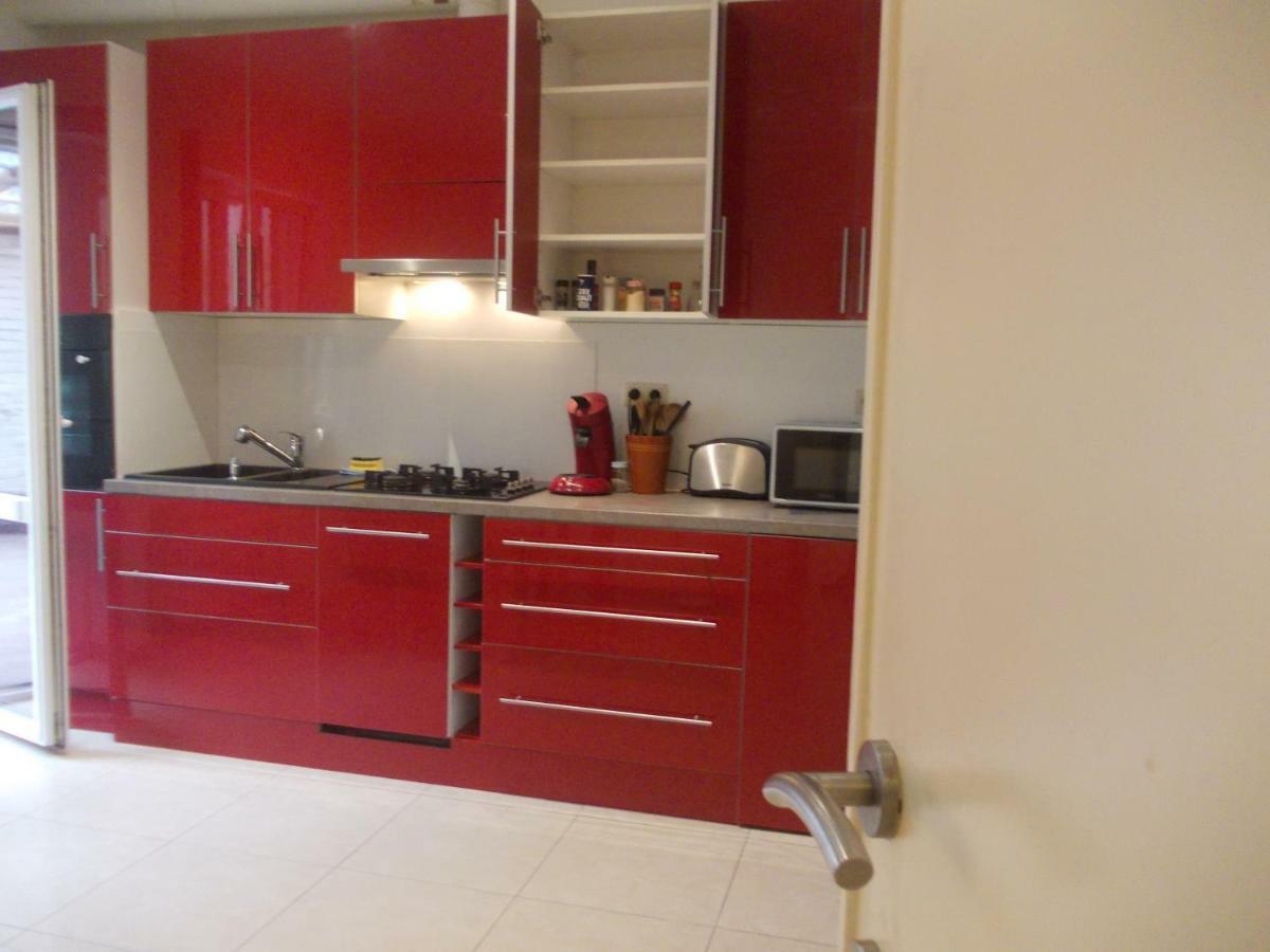 Trone Apartment