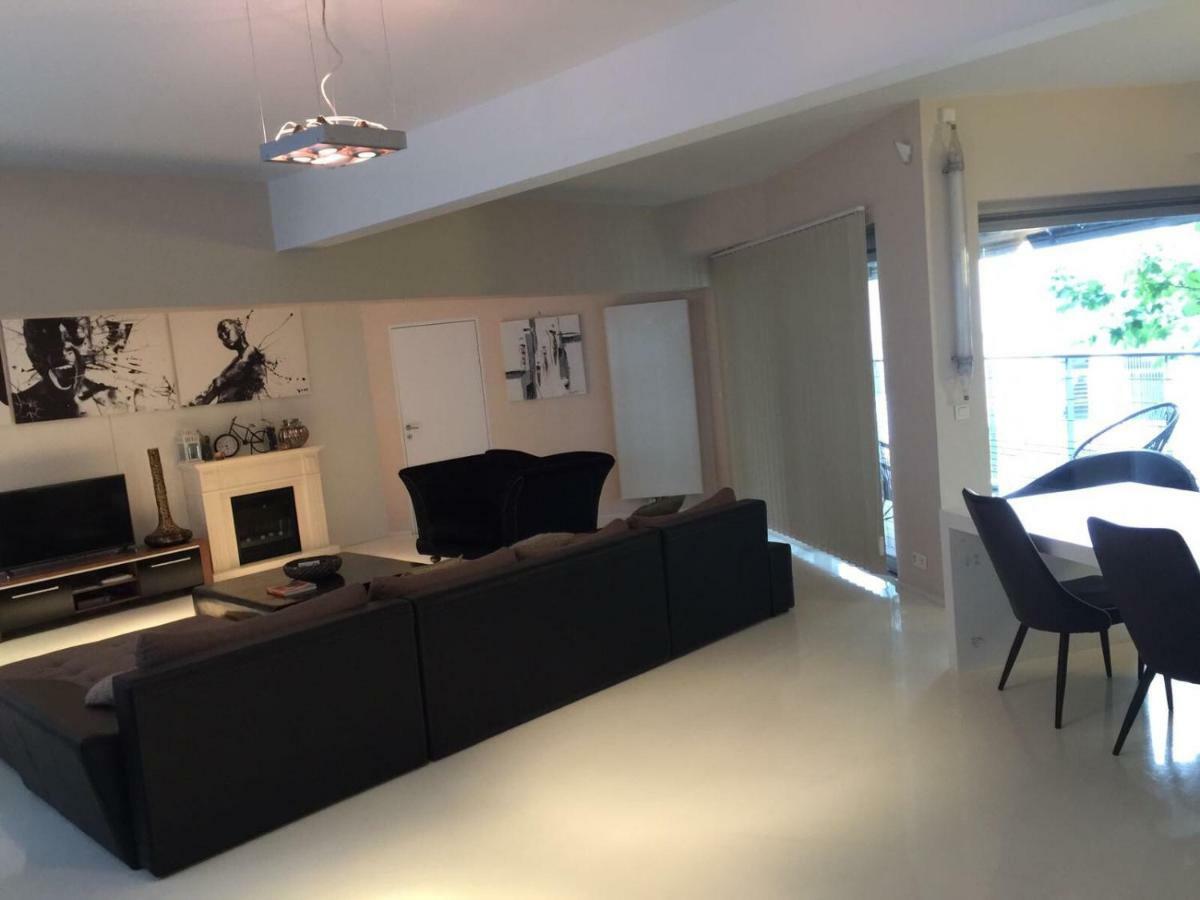 Beautiful Loft In The Center Of *