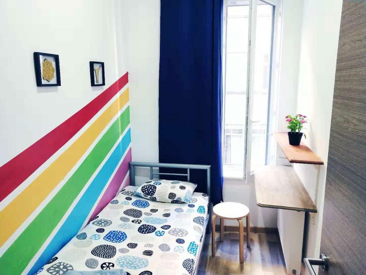 Artistic World Apartment