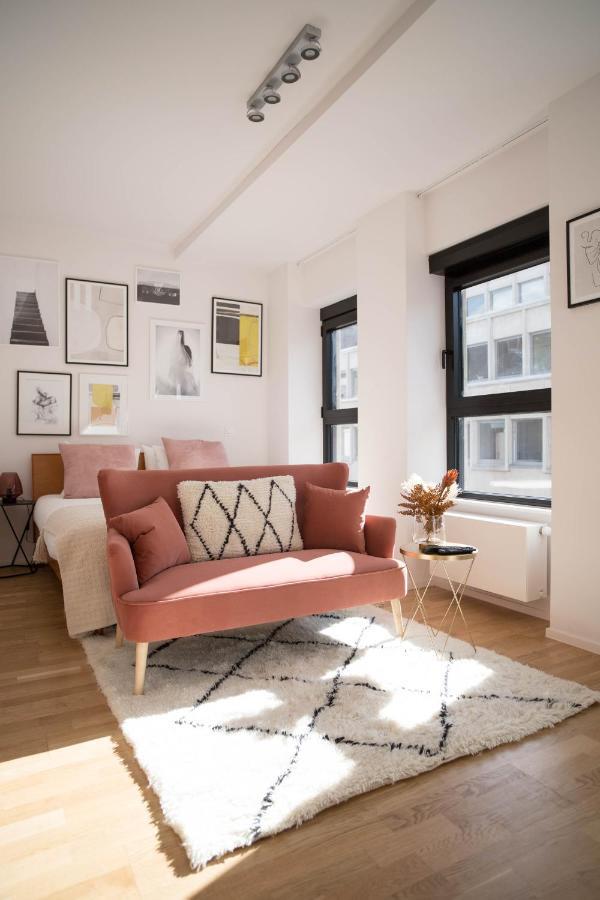 Fabulous Housings 2 Steps From Cee *