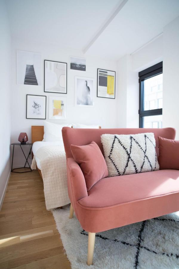 Fabulous Housings 2 Steps From Cee