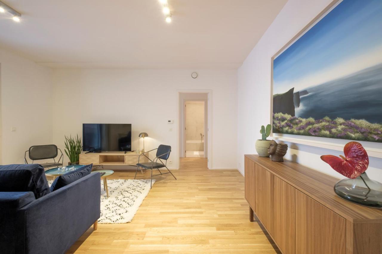 Fabulous Housings 2 Steps From Cee