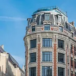 Iris Residence