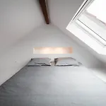 Studios Fully Equipped Near Place Stephanie