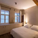 Private En-Suite Room In The Heart Of Le Sablon
