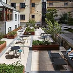 Urban Yard Hotel