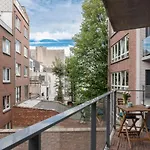 Defacqz Modern Residence