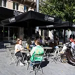 Latroupe Grand Place Hostel