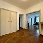 Spacious Apartment Next To Parc Du Cinquantenaire
