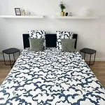 Stylish Two Bedroom Flat