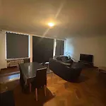 Spacious Apartment Next To Parc Du Cinquantenaire