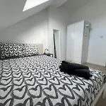Schaerbeek Room 2