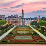 Grand Sablon Stylish Brussels City Center Apartment