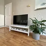 Appartement Lumineux Dans Un Quartier Anime #2