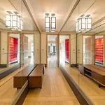 City Luxury: 3Br, Prime Location