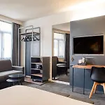 Aris Grand Place Hotel