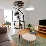 Heart Of Grand Place - Stunning 3Br Triplex