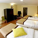 Albert Hotel