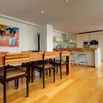 Down Town Spacious Duplex With Private Parking & Game Room