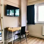 Appartement Entierement Renove Et Equipe De Deux Chambres Dans Le Quartier Schuman