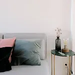 Beautiful 2 Bedroom Duplex In Le Chatelain