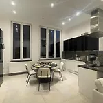 Cozy And Luxurious Apartment In Brussels, Laeken