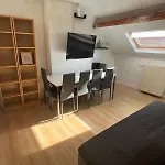 European District Apartment Thirteen
