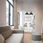 Studios Fully Equipped Near Place Stephanie