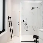 Studios Fully Equipped Near Place Stephanie