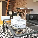 Spacious Apartment With City View In Brussels 100 M² + Terrace