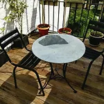 House Ninety Guesthouse